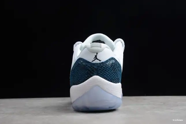 Cheap MAX Snakeskin Blue Navy CD6846-102 Low Jordan Air 11 0413